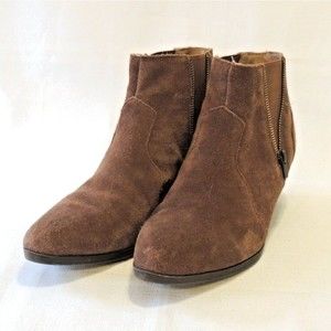 Adam Tucker Me Too Brown Faux Zip Suede Booties Sz. 10